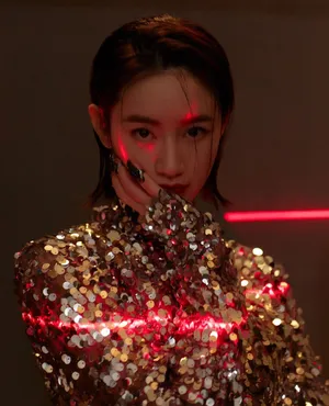 郭晓婷性感时尚光影写真图片_1