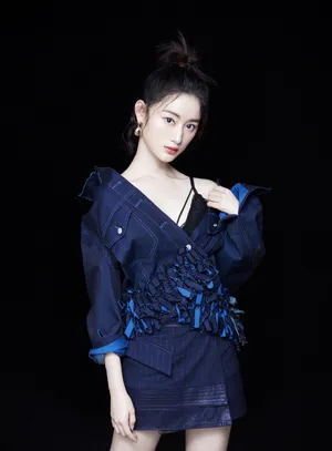 郭晓婷小露香肩性感写真图片_2