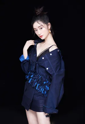 郭晓婷小露香肩性感写真图片_4