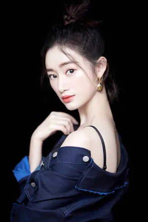 郭晓婷小露香肩性感写真图片_8