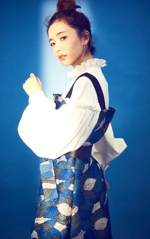 李春嫒甜美靓丽时尚写真图片_1