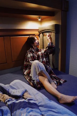 李春嫒慵懒文艺居家写真图片_7