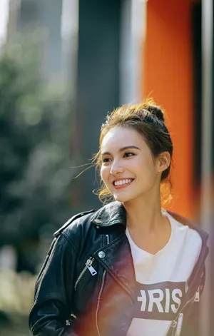 郭子千阳光甜美街拍图片