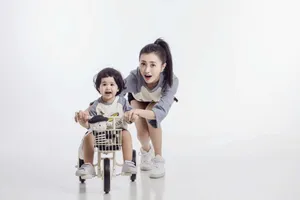包文婧包可艾温馨写真图片