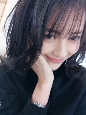 包文婧新发型甜美自拍写真图片_2
