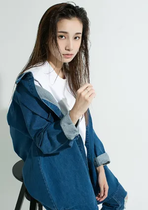 姜梓新性感图片_2