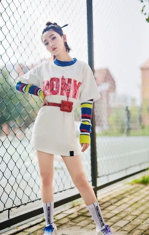 孙艺宁学院风时尚写真图片_4