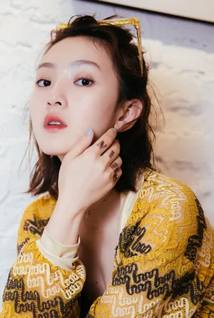 孙艺宁个性不羁时尚写真图片_4