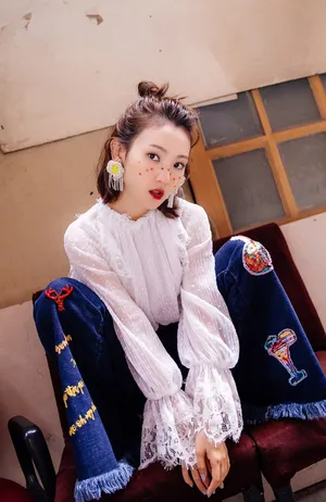 孙艺宁个性不羁时尚写真图片_5
