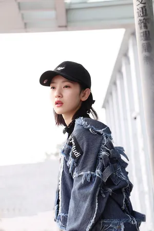孙艺宁休闲时尚机场照图片_3