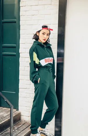 孙艺宁休闲街拍图片_4