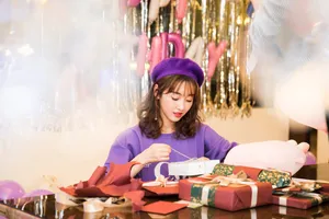 宣璐甜美养眼活动照图片