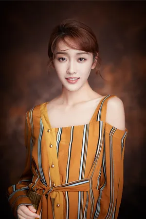 宣璐清丽妆容复古风写真图片_1