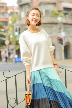 宣璐秋季清新优雅少女气街拍写真图片_3