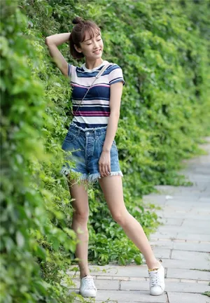 宣璐最新写真图片：少女气十足_1