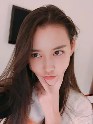 蒋依依可爱俏皮自拍照图片_1