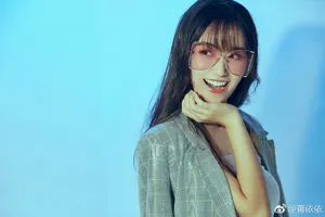 蒋依依可爱俏皮写真图片_2
