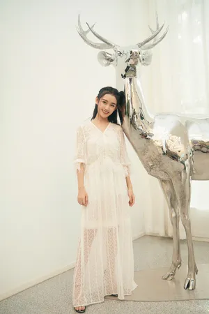 蒋依依白裙清纯写真图片_4