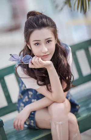 朱圣祎街拍图片