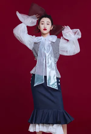 朱圣祎魅惑红唇时尚写真大片_7