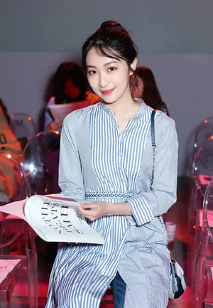 钟祺蓝色连衣裙性感活动照图片_7