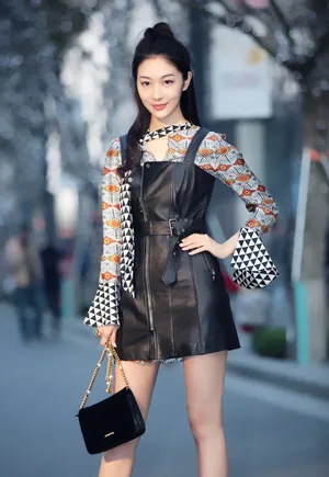 钟祺金秋唯美性感街拍图片