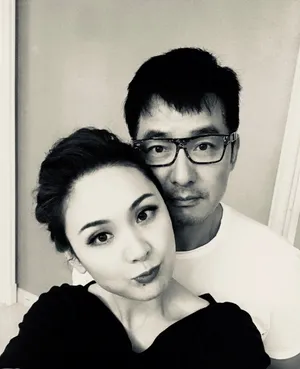程莉莎郭晓冬黑白自拍照图片_4