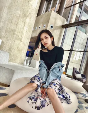 刘美彤可爱生活照图片