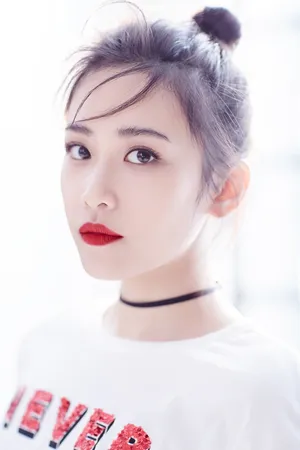 新人演员刘美彤性感时尚写真_2