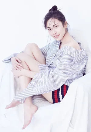 刘美彤性感杂志写真图片_5