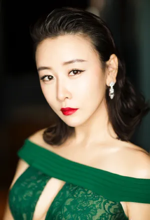 毛俊杰深V爆乳蕾丝诱惑性感写真_8