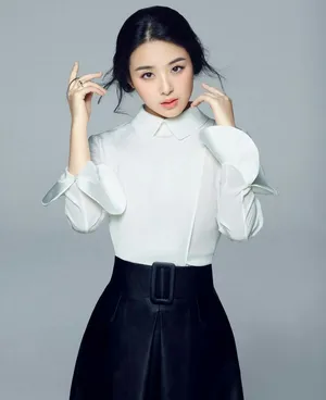 张含韵黑白气质写真高清图片