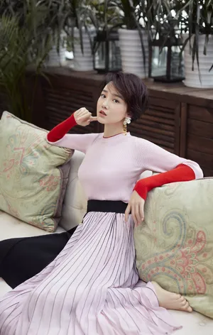 陈小纭知性优雅时尚写真图片_2