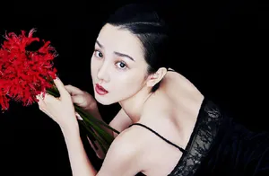 陈小纭优雅妩媚时尚写真图片_2