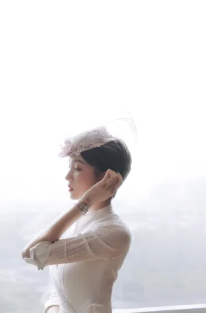 陈小纭性感深v礼服活动照图片