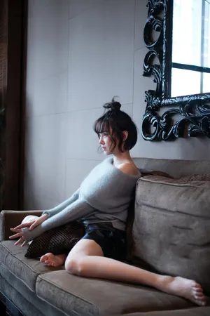 陈小纭时尚气质杂志写真图片