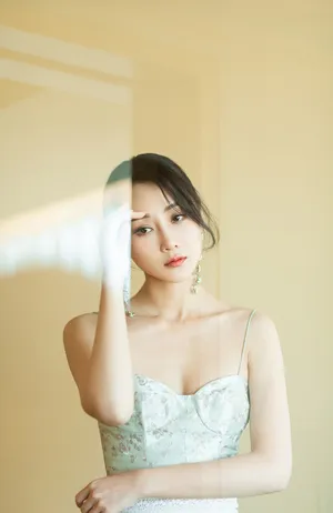 林鹏性感优雅写真图片_2