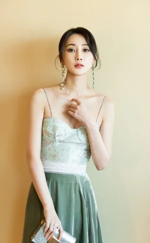 林鹏性感优雅写真图片_3