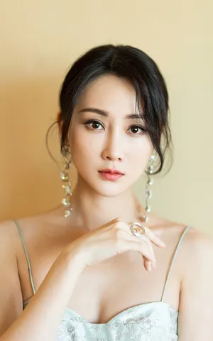 林鹏性感优雅写真图片_7