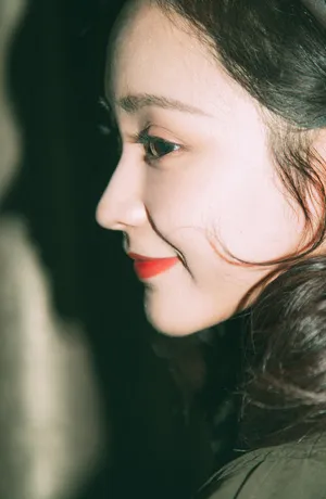 王一菲妩媚动人写真图片_3
