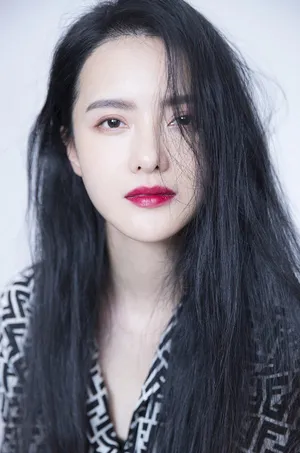 张芷溪优雅妩媚时尚写真图片_3