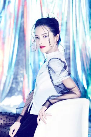 张芷溪美艳性感时尚写真图片