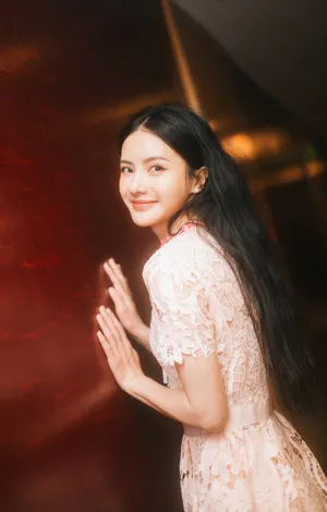 张芷溪优雅写真图片_2