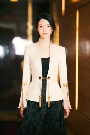 张芷溪知性写真图片_7