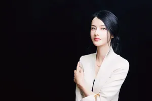 张芷溪知性写真图片_8