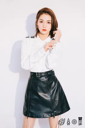 火箭少女101性感活动写真图片_3