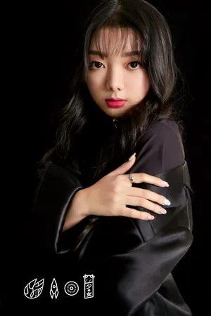 火箭少女101黑色系性感写真图片_8