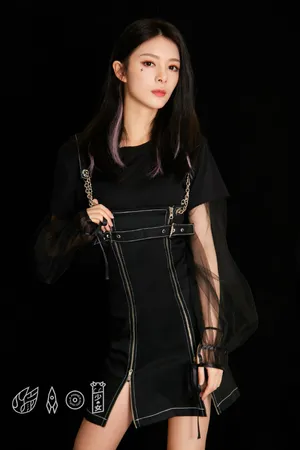 火箭少女101黑色系性感写真图片_9