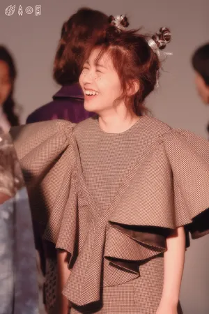 火箭少女101赖美云写真花絮图片_3