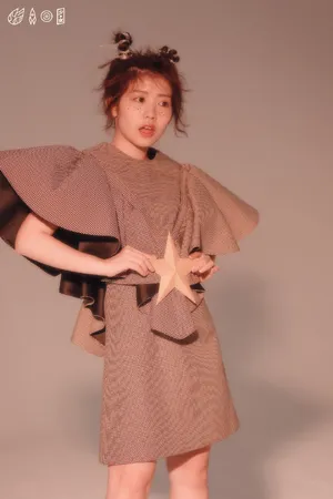 火箭少女101赖美云写真花絮图片_4